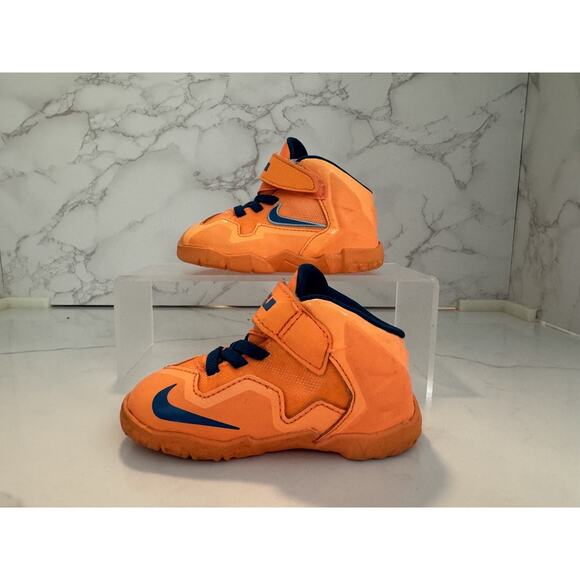 Nike LeBron 11 Atomic Orange Size 5C Toddler Kids, Pre-owned,Great Condition - Picture 3 of 5